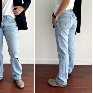 Levi’s Vintage Jeans Knee rips distressed light faded wash blue thrifted levi